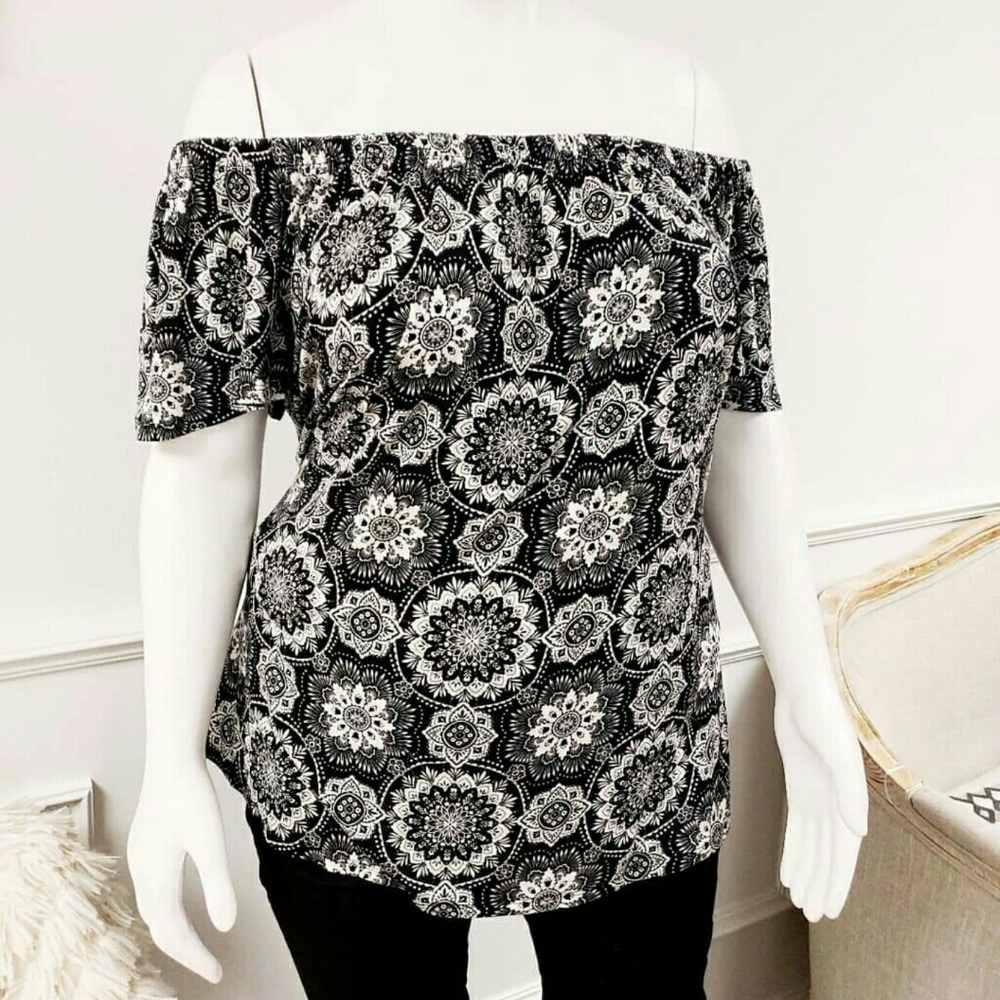 COPY - Nwot torrid top sz 3